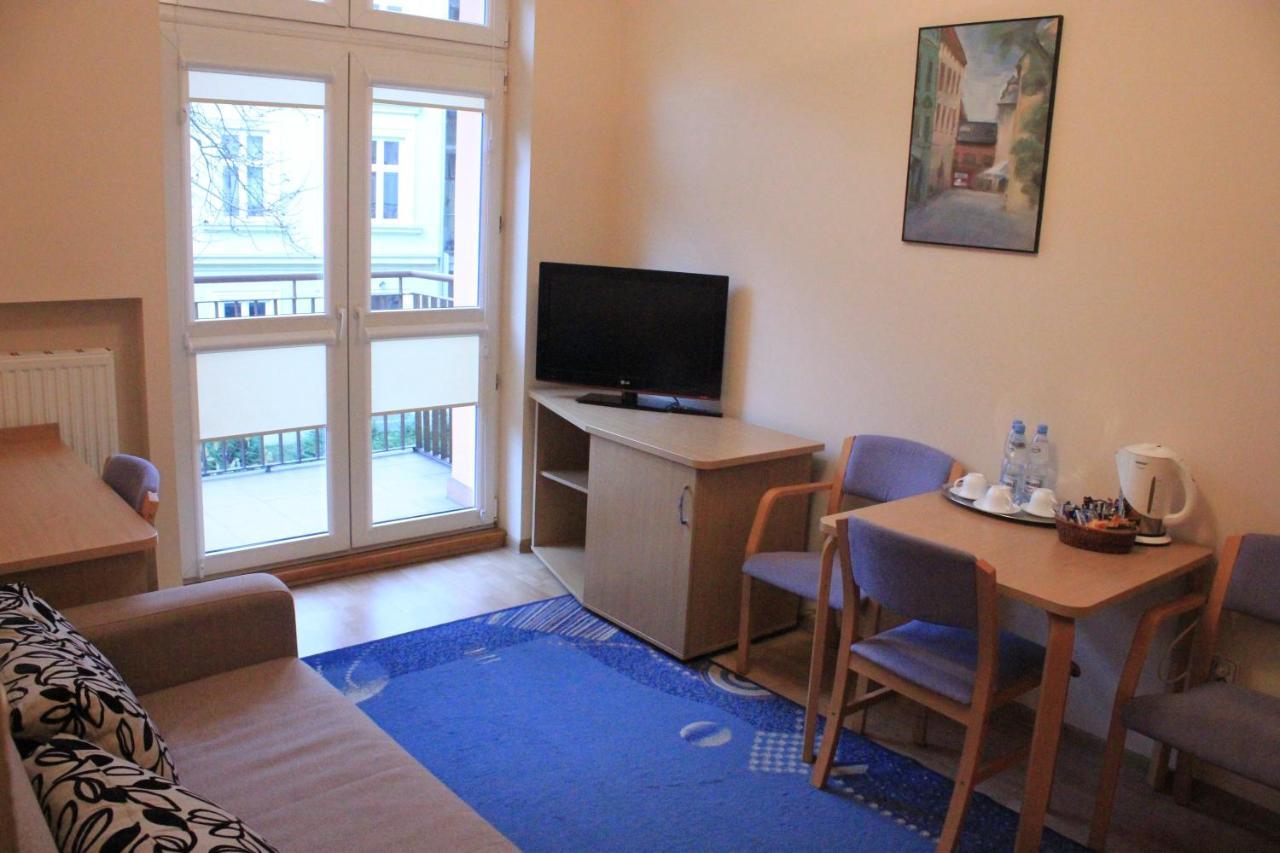 Cdr Aparthotel Kraków Exteriör bild