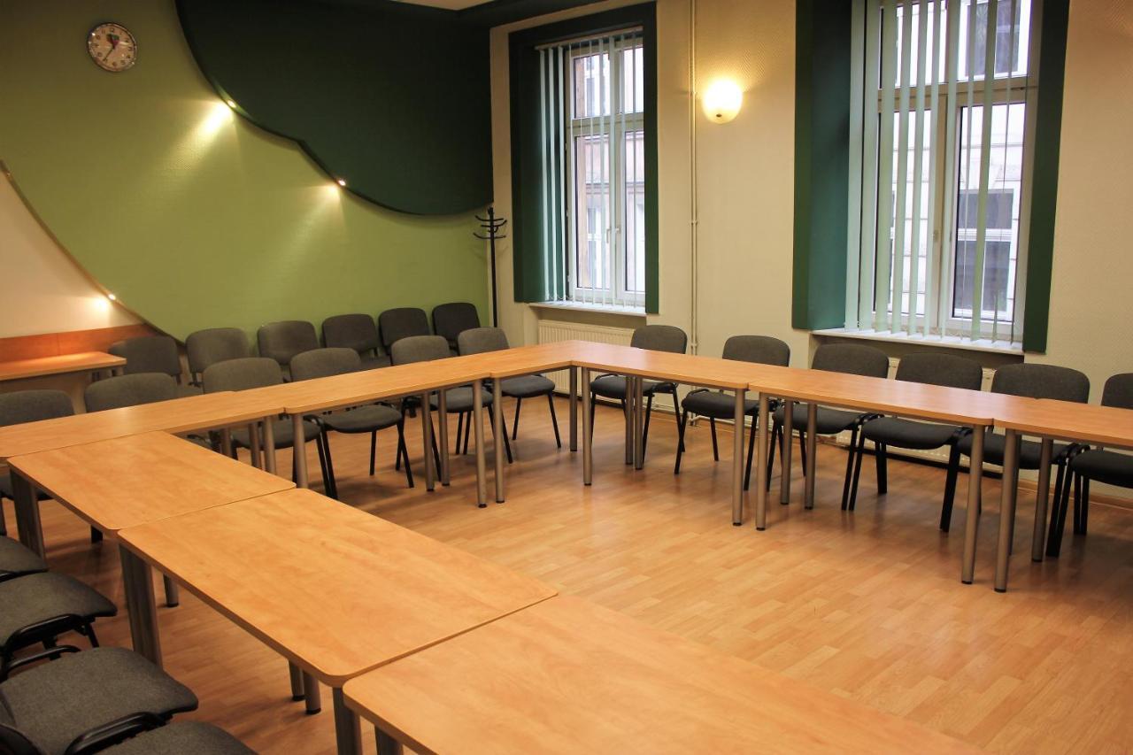Cdr Aparthotel Kraków Exteriör bild