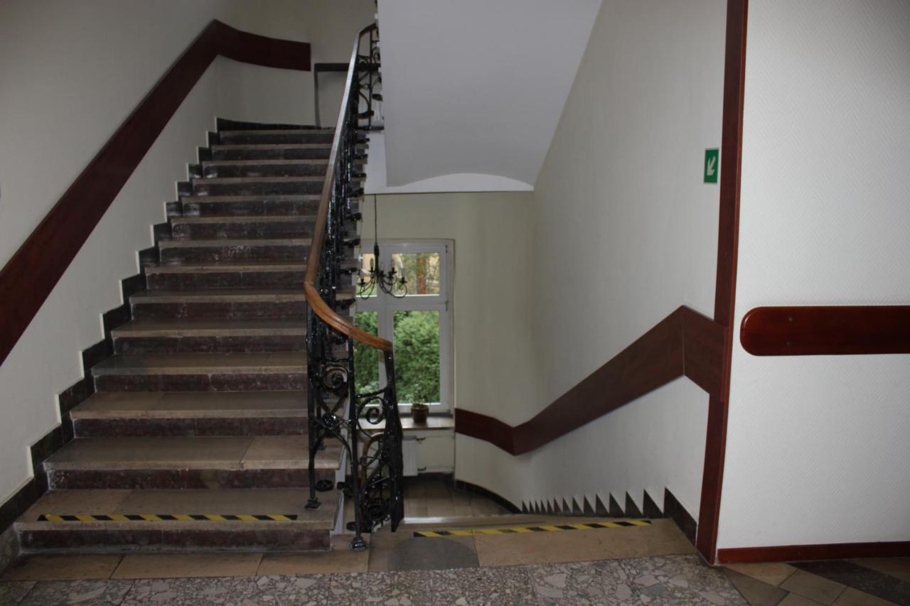 Cdr Aparthotel Kraków Exteriör bild