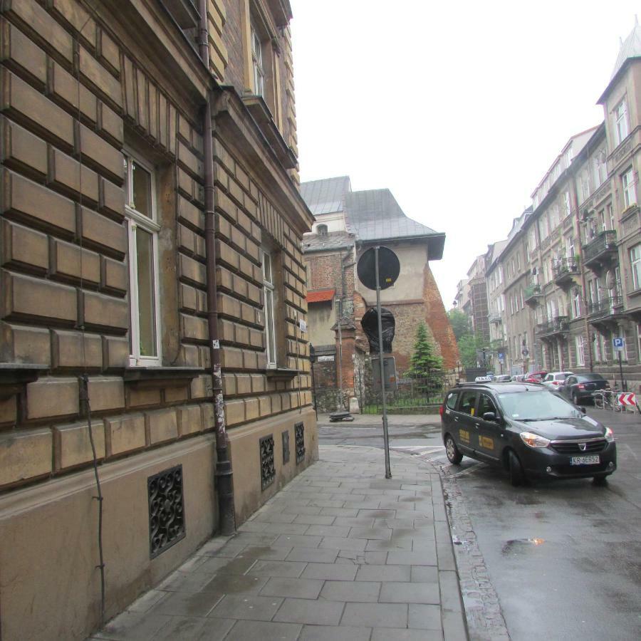 Cdr Aparthotel Kraków Exteriör bild